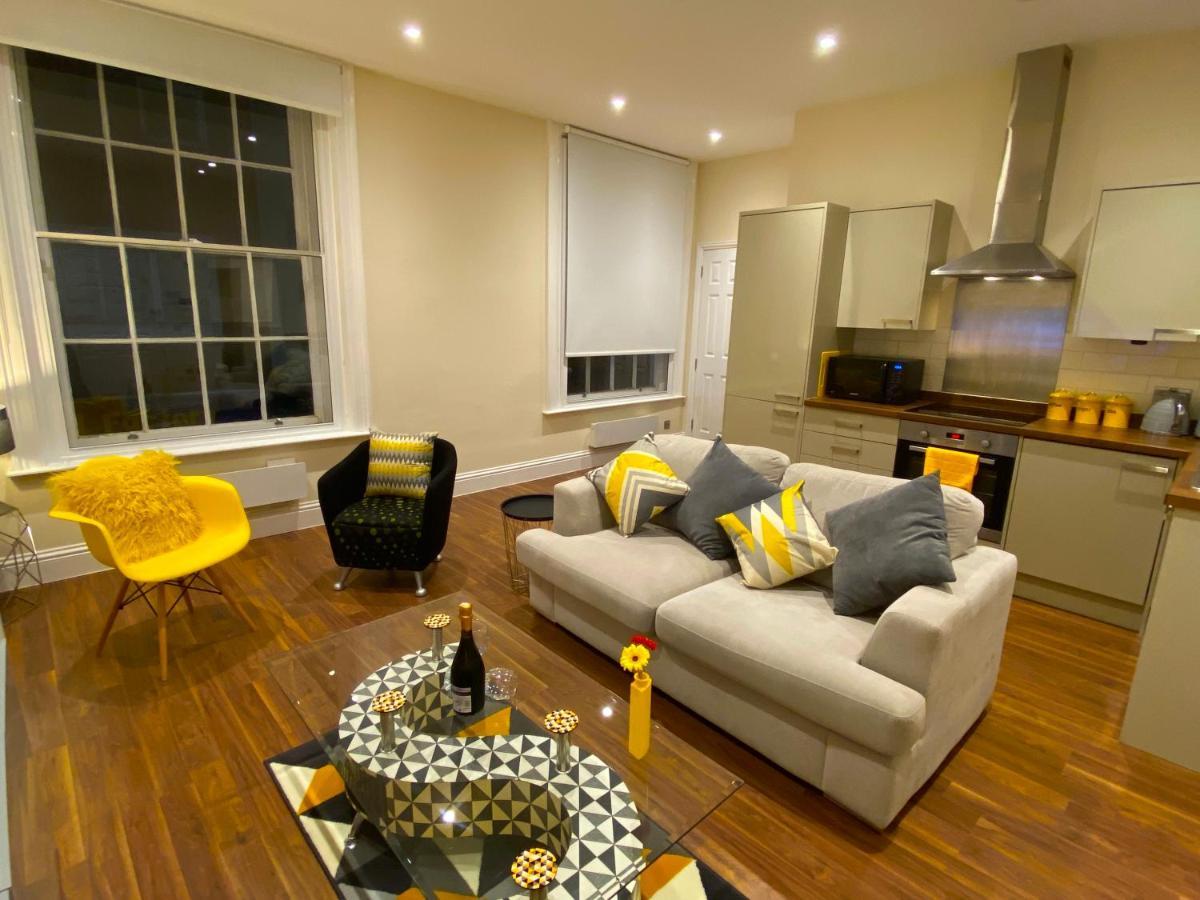 Deluxe High Street Apartment Canterbury Exterior photo