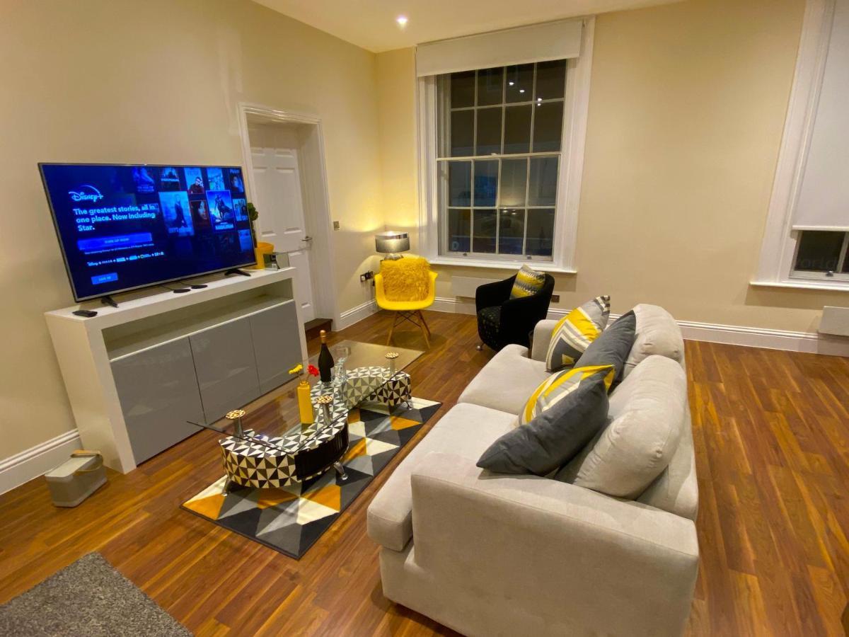 Deluxe High Street Apartment Canterbury Exterior photo